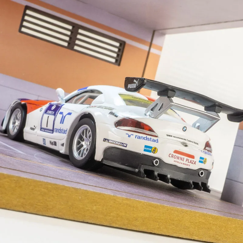 CCA 1:32 BMW Z4 GT3 カーモデル ラリーカー プルバック音響光学子供のおもちゃのドアとフードは細かい仕上がりを開けられます