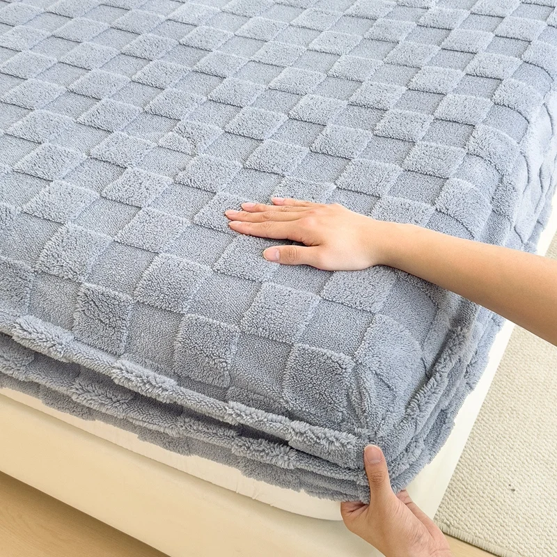 Thicken Warm Bed Cover Winter Plush Fitted Sheet Checkerboard Velvet Mattress Cover Non Slip Mattress Protector Cozy Bed Sheet