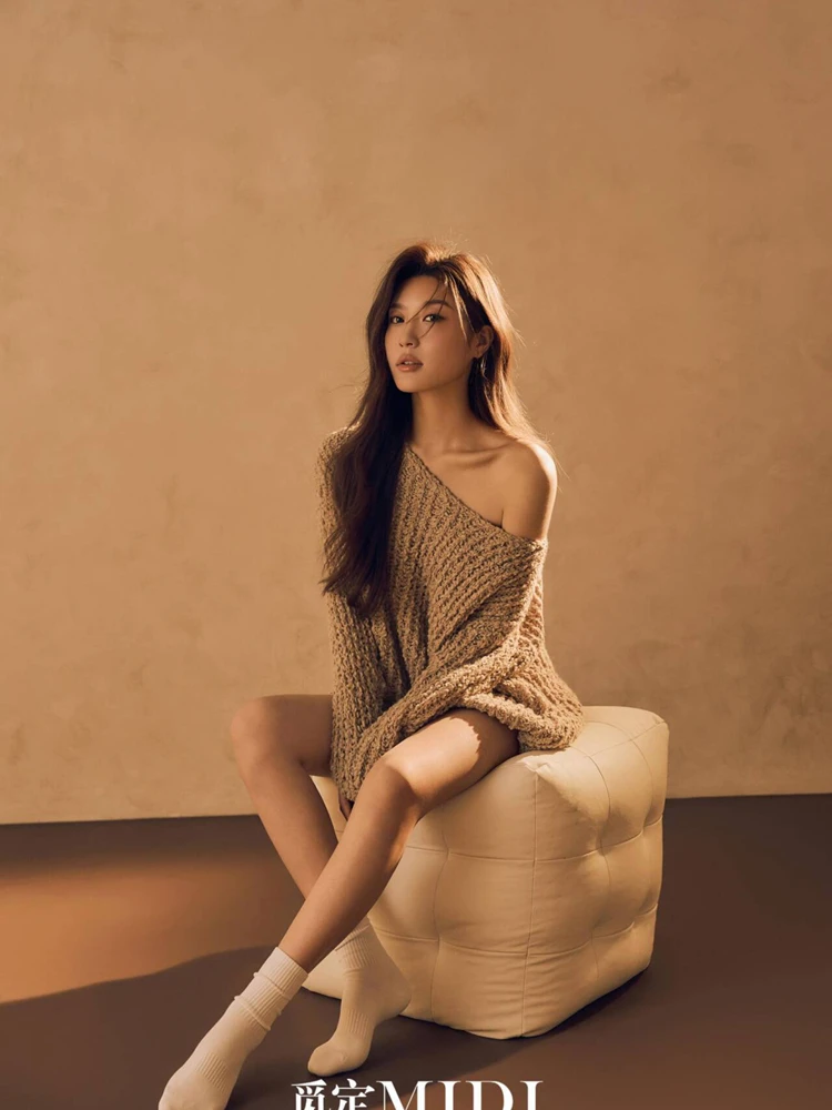 

2026 New Light Photography Studio Girl Loose Atmosphere Korean Style Portrait Personality Temperament Art Photo Clothing