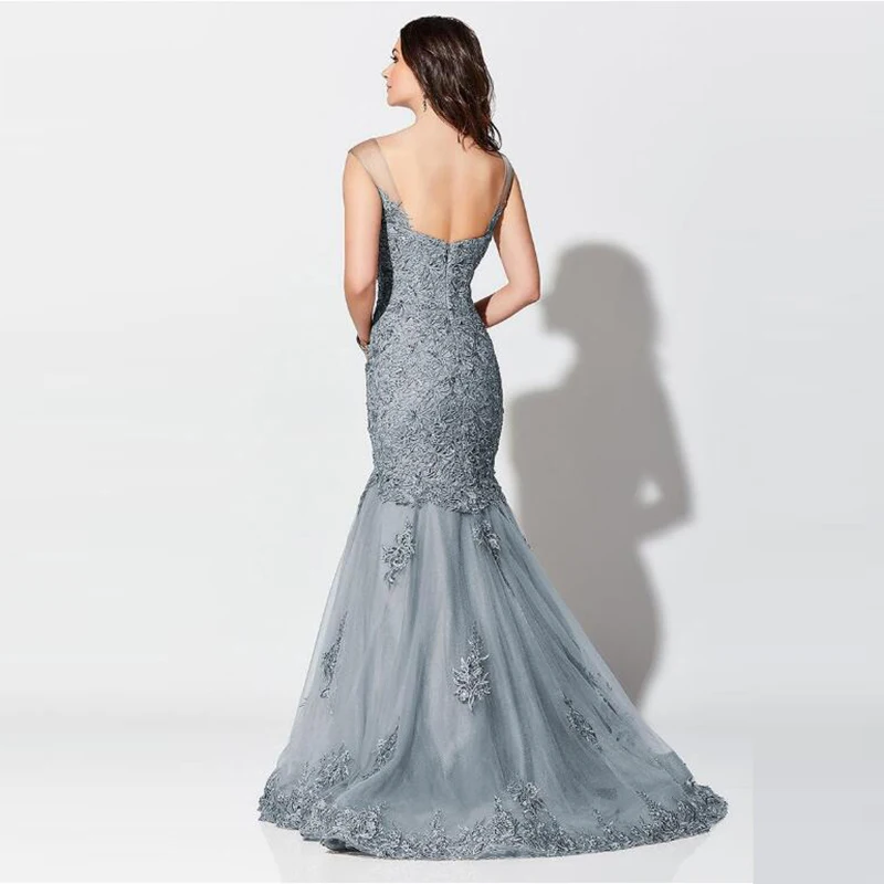 Elegant Mermaid Silver Lace Applique Plunge V Neckline Mother of the Bride Dresses Sleeveless Wedding Party Gowns Backless 2025