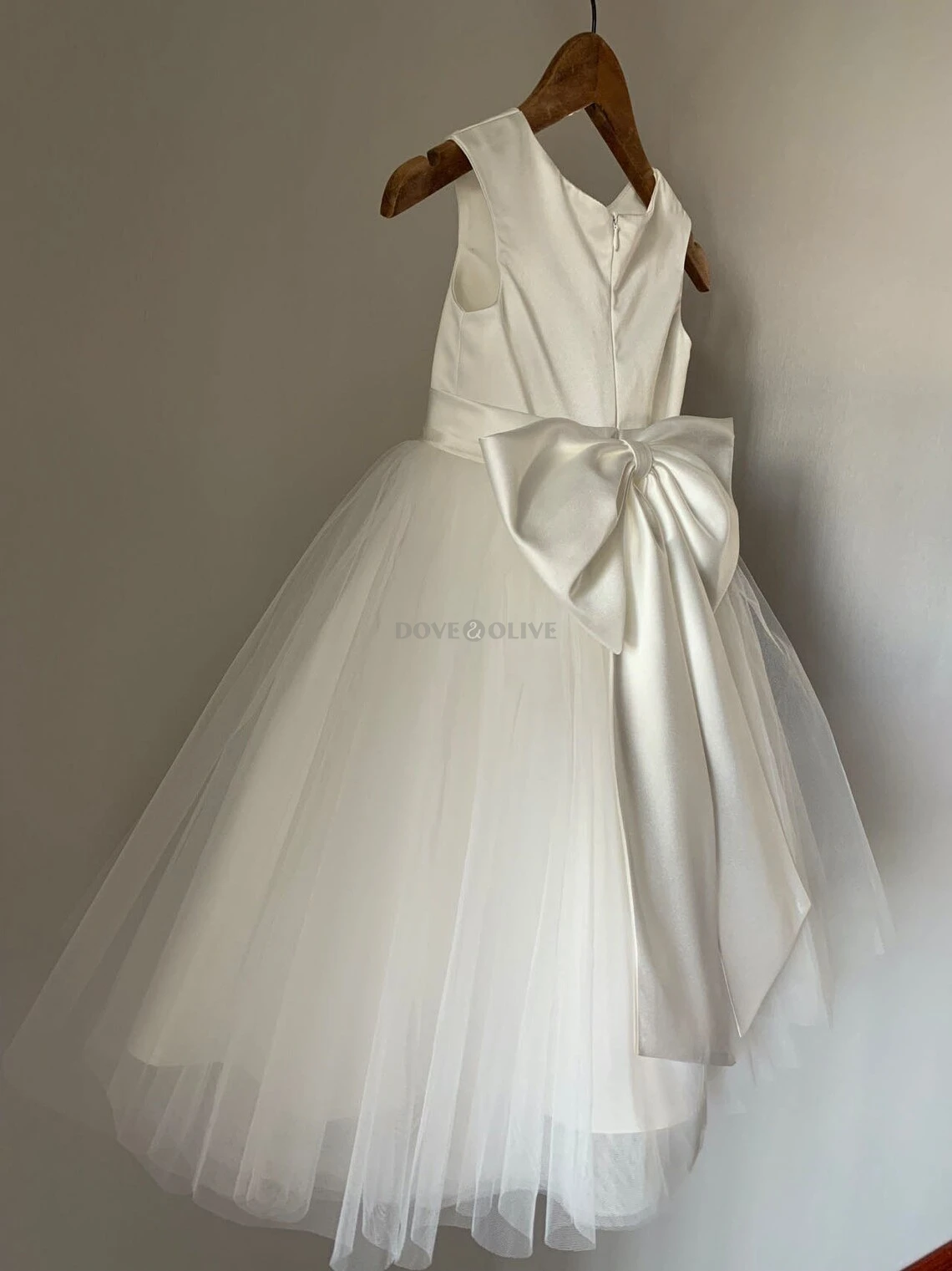 Robes de demoiselle d'honneur avec nœud, longues, longueur au sol, sans manches, en Tulle, robes de mariée pour fêtes, vêtements pour filles, robes de remise de diplôme élégantes