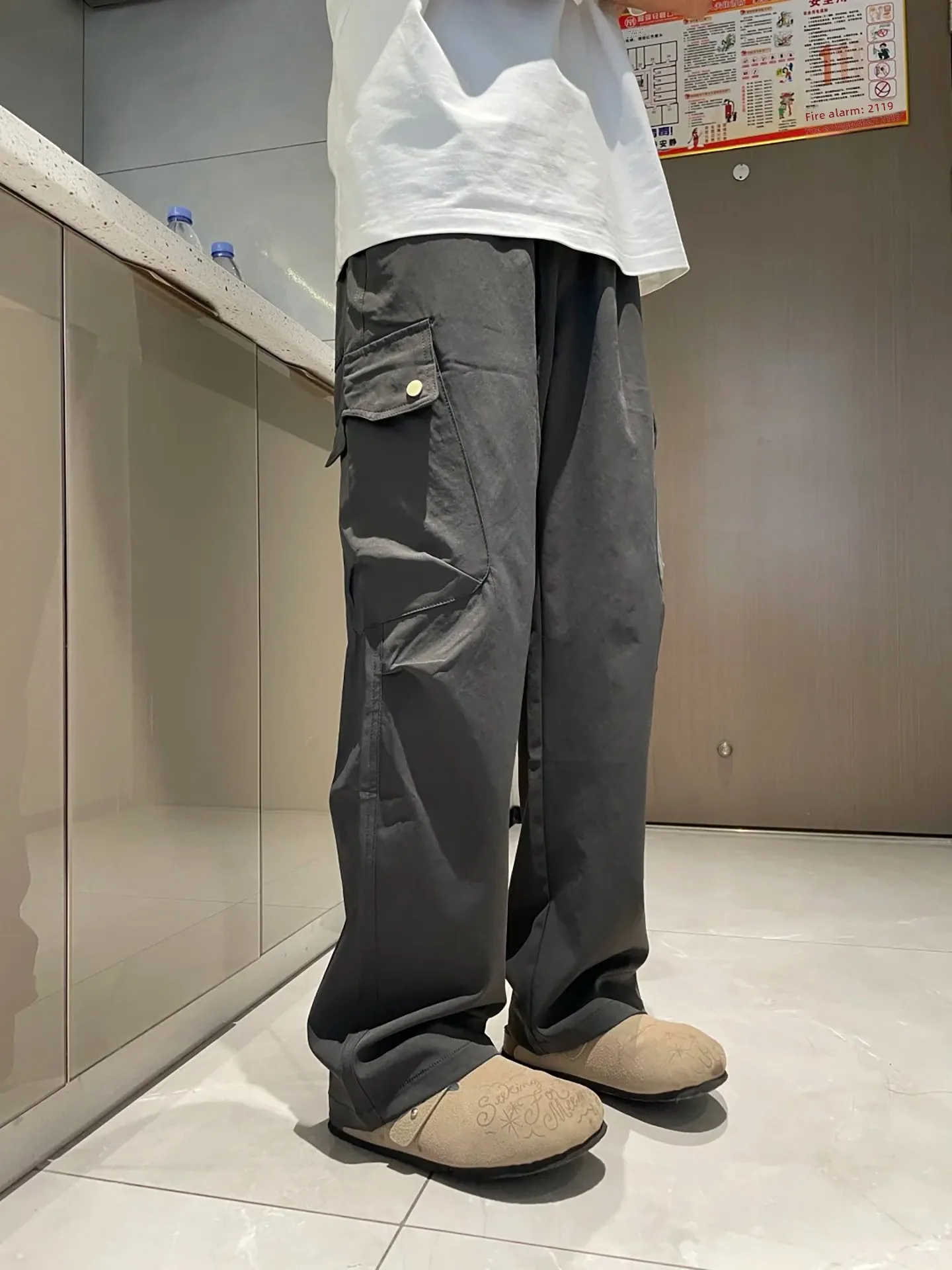 

Новинка 2025, мужские повседневные легкие дышащие рабочие брюки из ледяного шелка, свободный крой, прямые брюки, прочные, удобные...