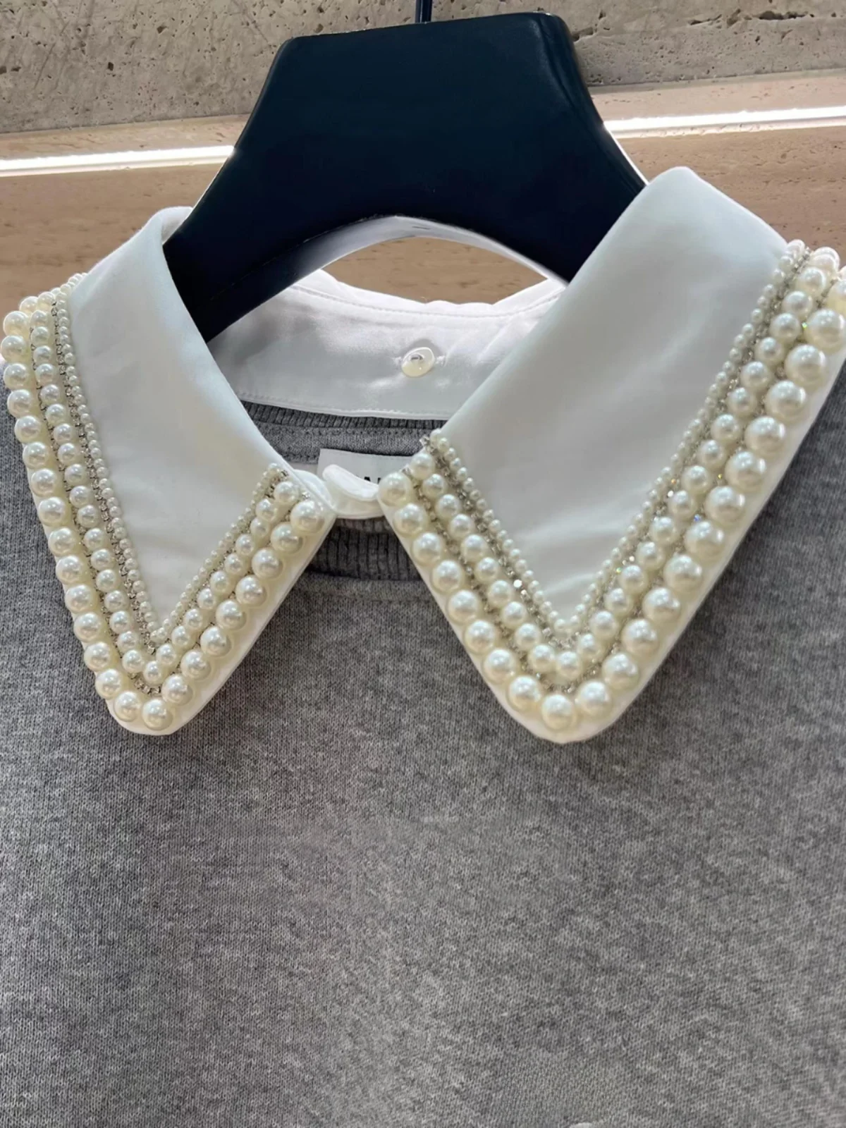 سترة نسائية مزينة بكثافة، أزياء راقية للخريف والشتاء، ياقة بولو، تصميم قصير، أكمام طويلة، قمة أنيقة لامعة