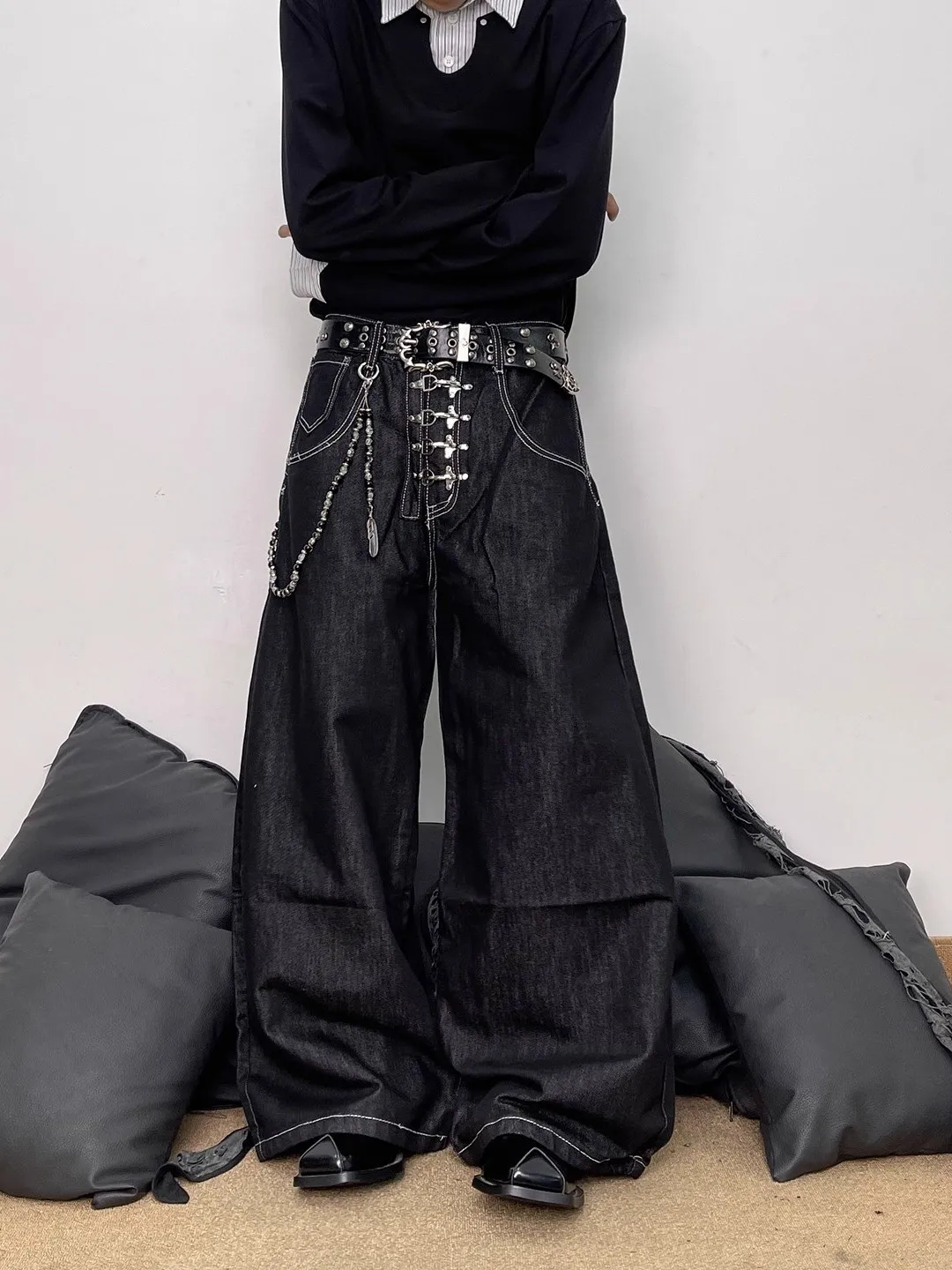 

Washed Black Men's Loose Wide Leg Jeans Knife Silhouette Aviation Buckle Design Casual Straight Cut Trousers