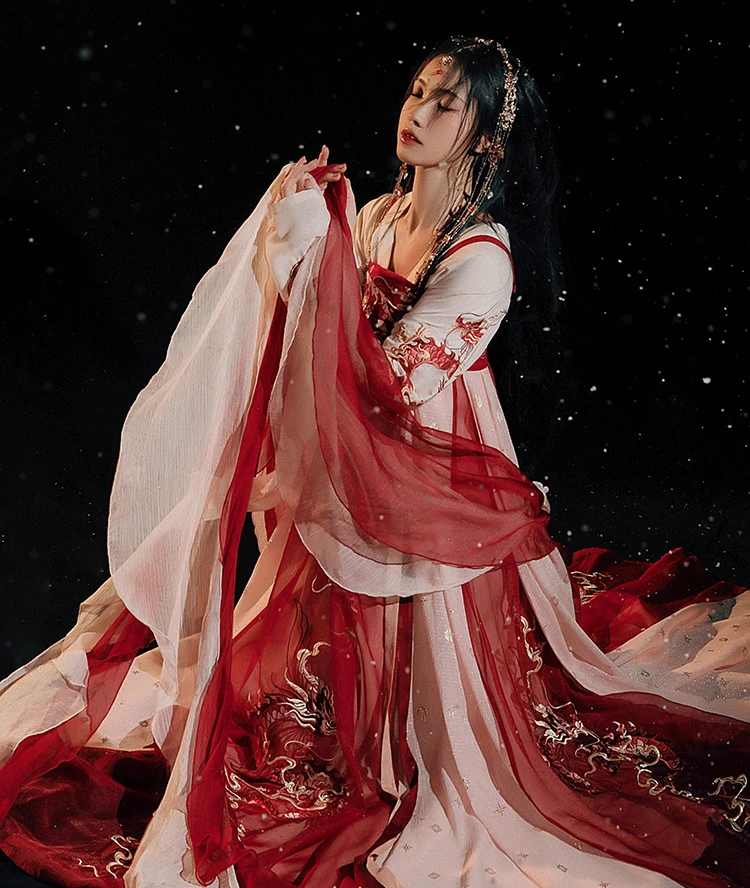 

Tang-made Hanfu replica nearly 8 meters big pendulum dragon pattern heavy industry embroidery chest-length broken skirt