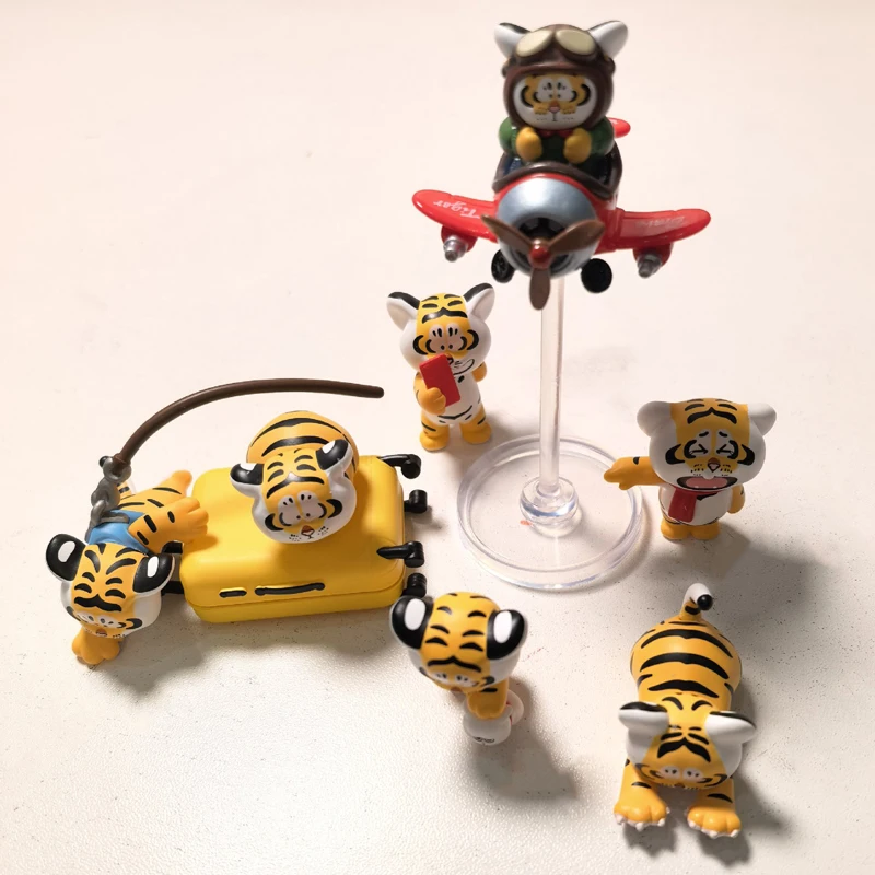 Kawaii Mini Schattig Verrassing Dier Aanbiddelijk Huilende Tijger Pilotenkoffer Figuur Cartoon Huisdier Vriend Zeldzaam Beperkte Collectie Speelgoed Cadeau