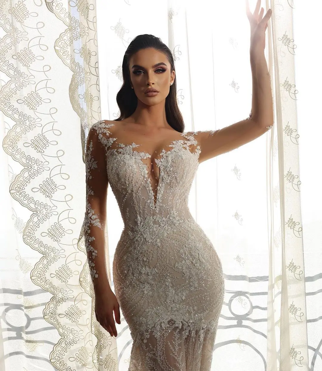 Luxury Mermaid Women Wedding Dresses O-Neck Appliques Sequins Long Sheer Sleeves Bridal Gown Slim Fit Sweep Train Dress