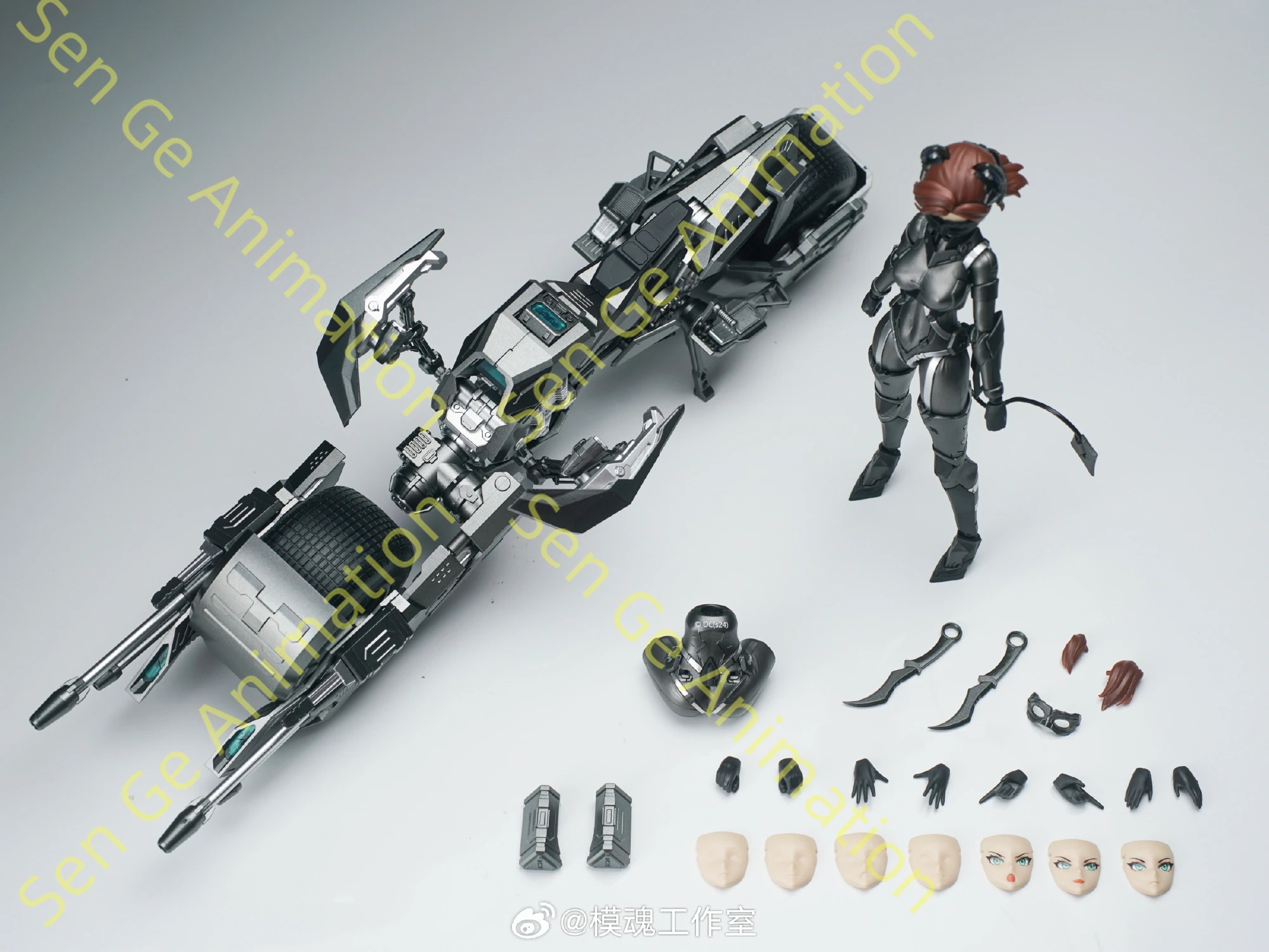 

[24 Hours Shipping] Soul Girl DC Cat Girl Motorcycle Assembly Model Machine Girl Zhan Ji Comic Mecha