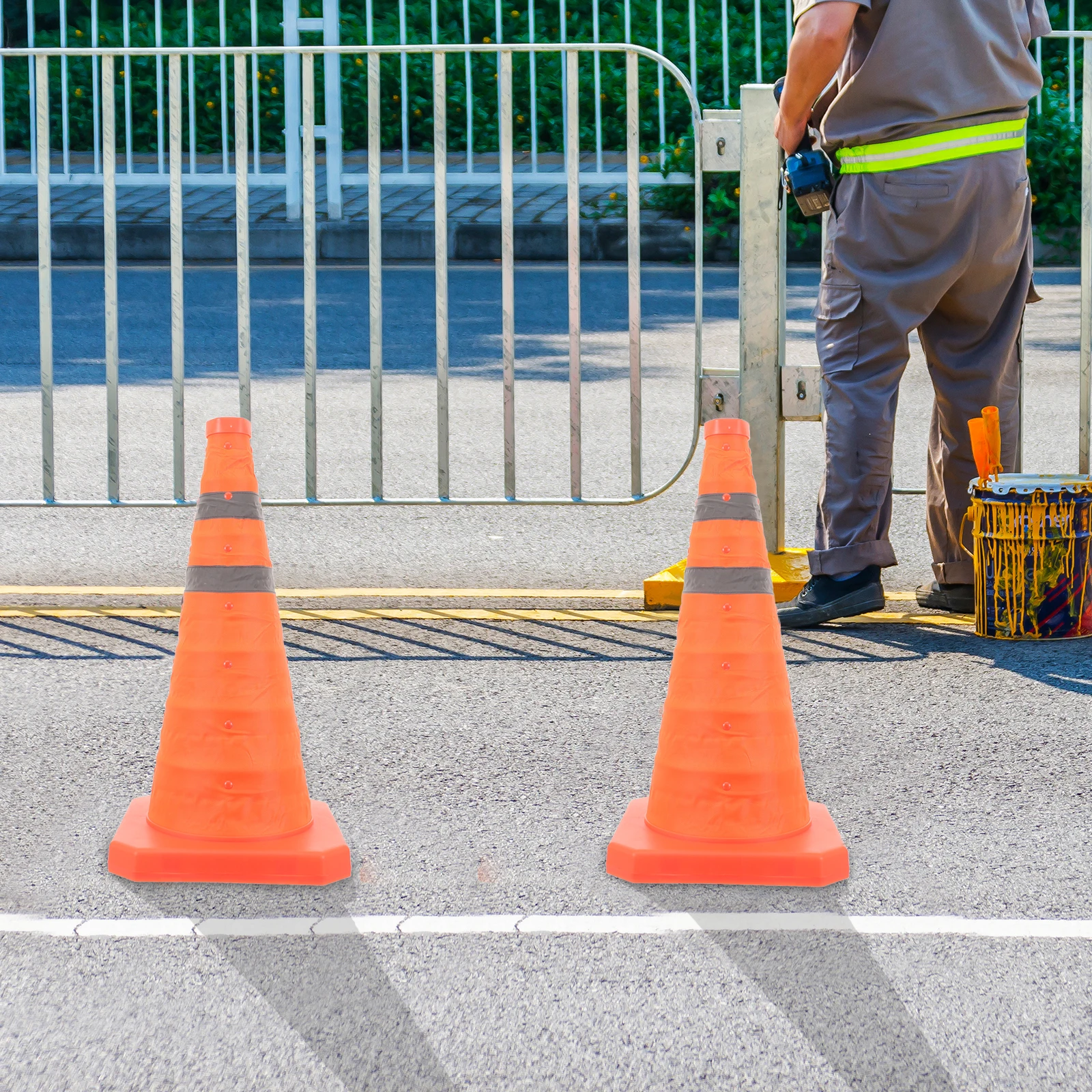 

Plastic Oxford Collapsible Traffic Safety Cones Foldable Road Cone Multi Purpose Orange Stable Base Long Lasting