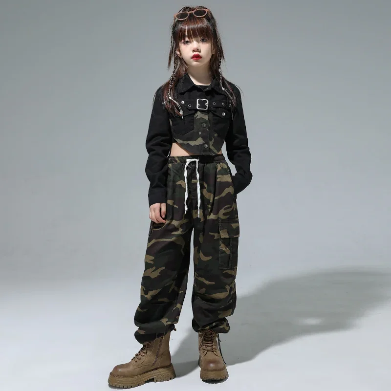 女の子、子供のダンスコスチューム、カモフラージュトップとパンツのための女の子のためのジャズ服のためのヒップホップダンススーツ、グループのパフォーマンスウェア