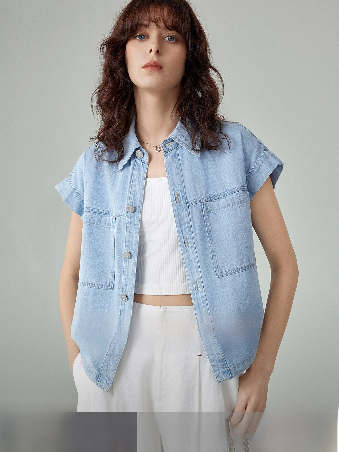 

Elegant Light Blue Denim Shirt Women's Fashionable Top Cleanfit Cotton Polyester Blend Breathable Skin-friendly Short Sleeve