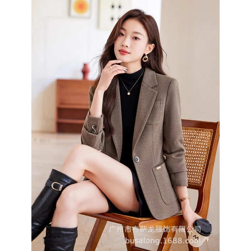 

2025Новый стильный модный костюм, повседневный женский профессиональный пиджак с длинными рукавами, официальная женская одинарная куртка, рабочая одежда6881