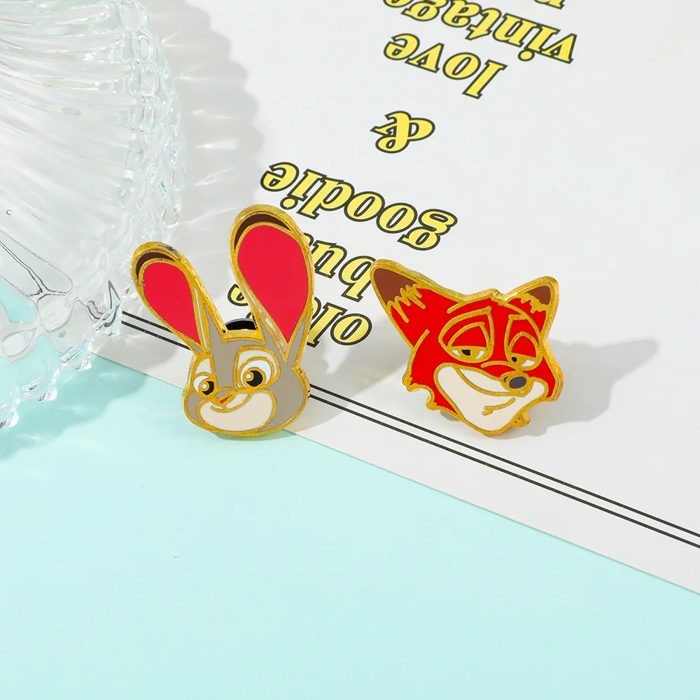 ديزني الكرتون Zootopia المينا دبابيس لحقيبة الظهر قبعة الملابس نيك جودي بروش شارات التلبيب المعدنية هدايا لمحبي #5