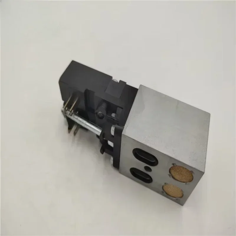 

Клапан машины Roland R700 2625455 093K801640 Roland 700 900