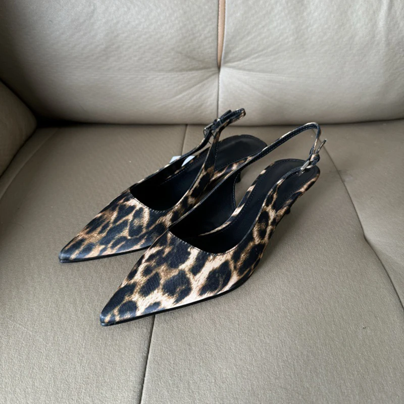 

2025 Summer New Cat Heel Pointed Women's Sandals with Rear Buckle Headband Horse Hair Sexy Leopard Pattern Woman Shoes