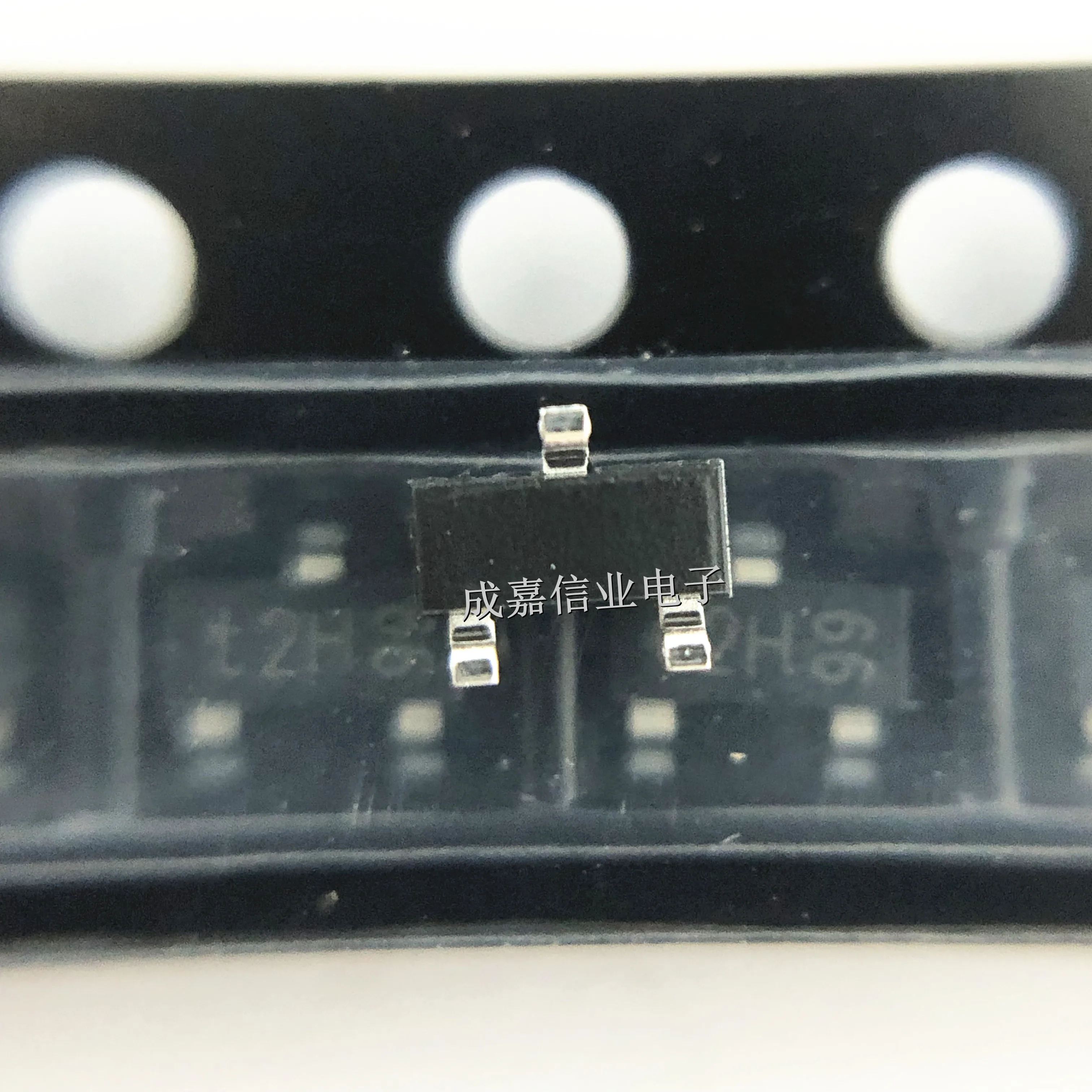 100pcs/Lot PBSS5140T,215 SOT-23-3 MARKING;t2H PNP Bipolar Transistors - BJT 1A 40V Operating Temperature:- 65 C-+150C