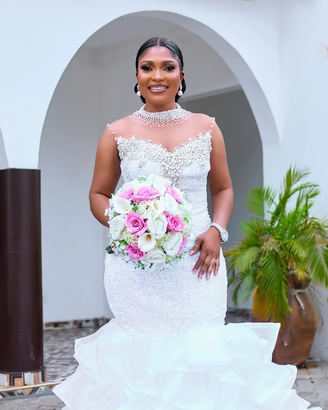 Suknia ślubna syrena z wysokim kołnierzem, zdobiona błyszczącymi kryształkami i koralikami, bez rękawów, zapinana na guziki z tyłu, suknia ślubna Vestido De Novia