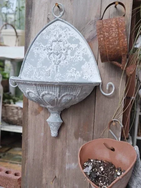 Hat Shape Wall Mounted Flower Basket Metal Ironwork Home Furnishings Garden Ornaments Printed Relief Wall Flower Pot Decorate