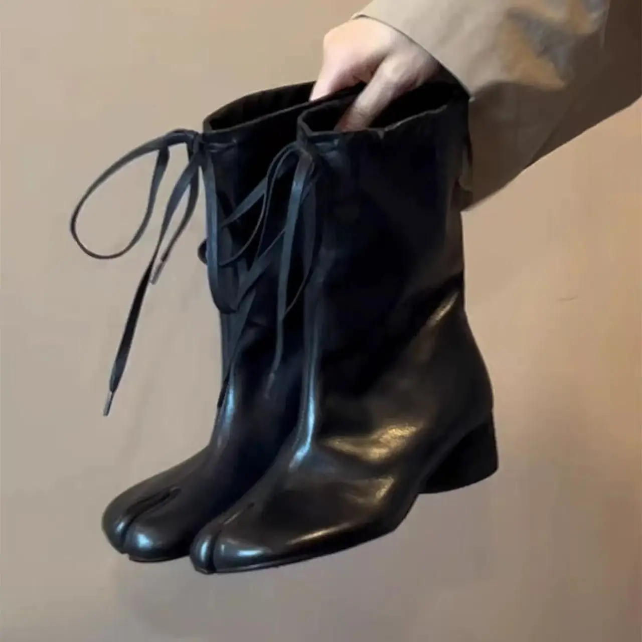 Tabi Ankle Boots Lace Up Botas De Mujer Design Women Shoes Soft Leather Botties Flat Zapatos De Mujer Biker Show Salto Feminino