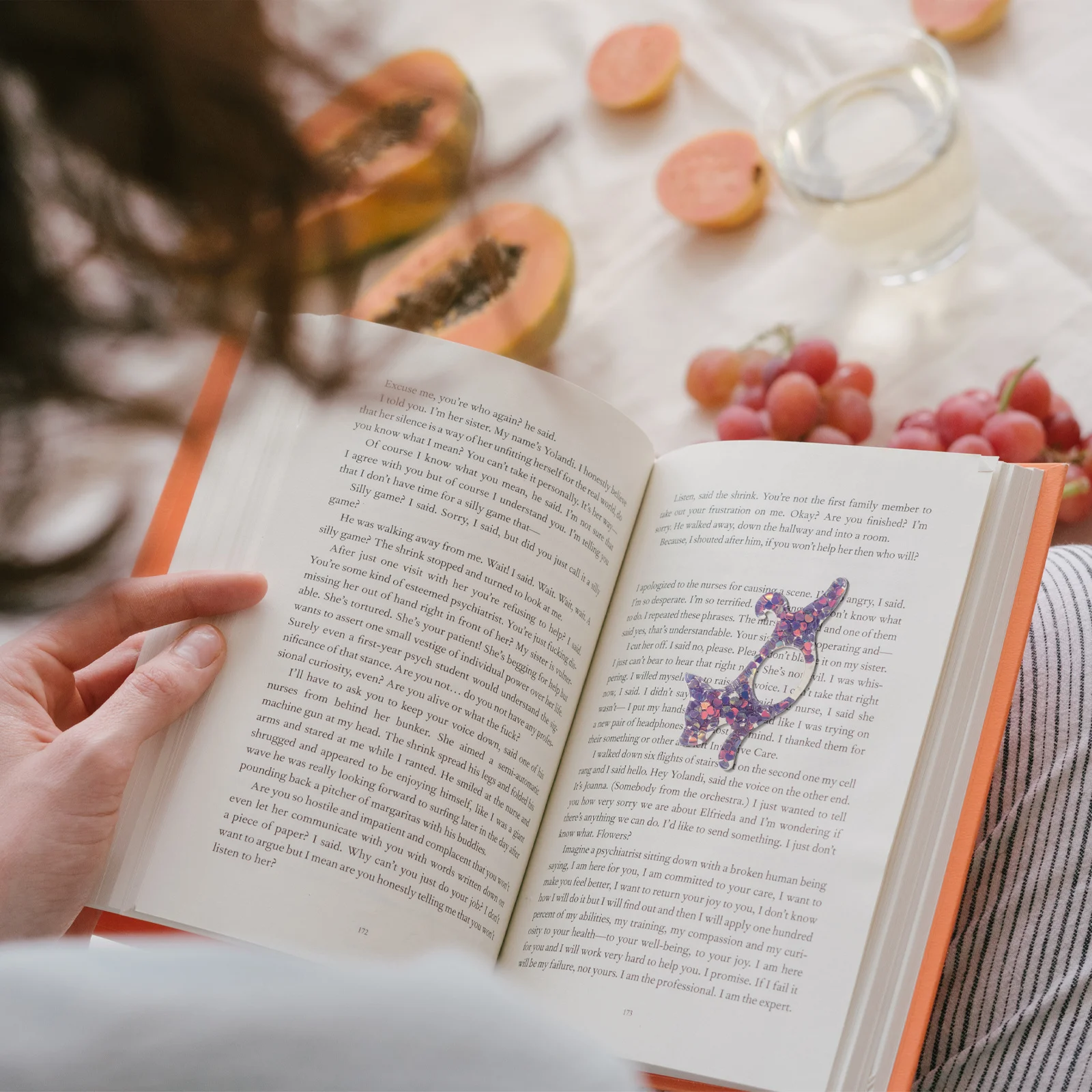 

Dog Shaped Book Page Holder Small Thumb Ring Smooth Hole Convenient Reading Accessory Bookmark For Book Lovers Portable