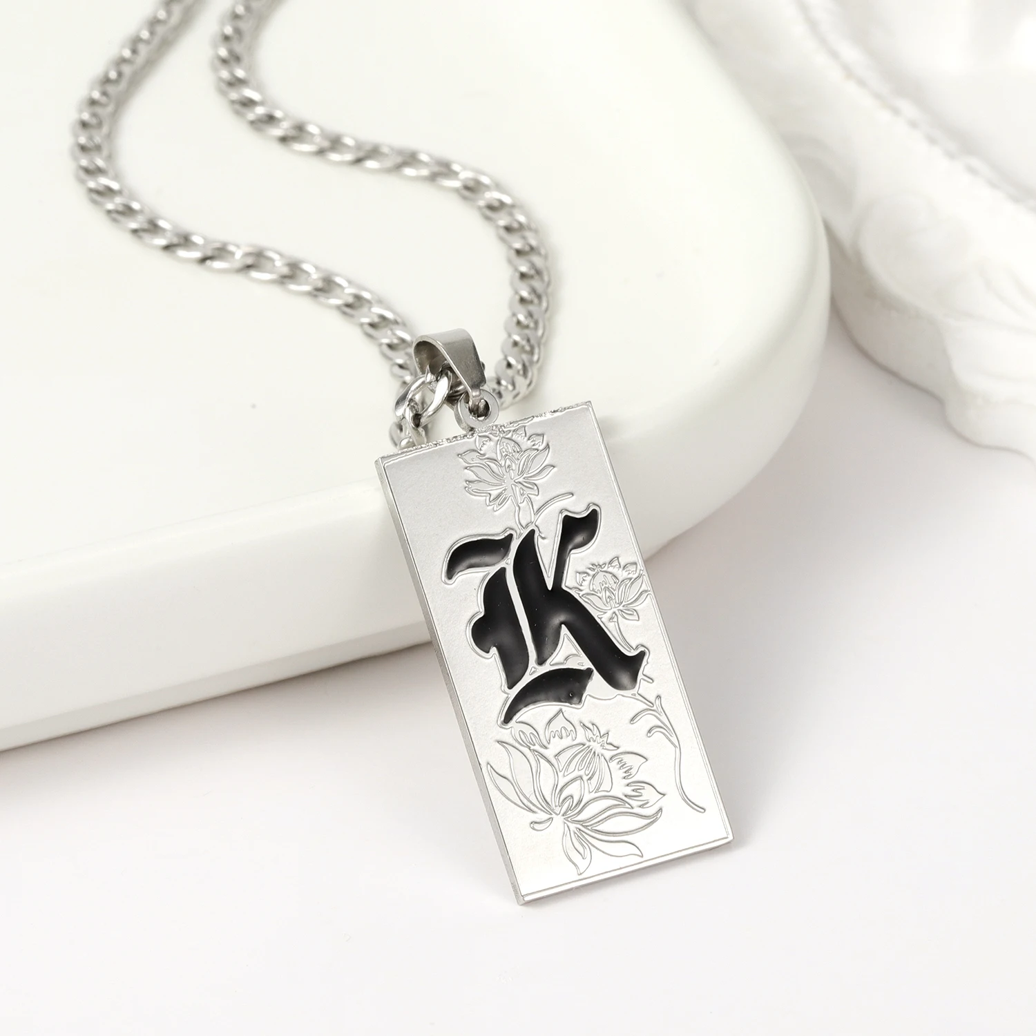 

Custom Enamel Letter Square Necklace Stainless Steel Square Pendant Personalized Initial Necklace Fashion Jewelry Gift for Women