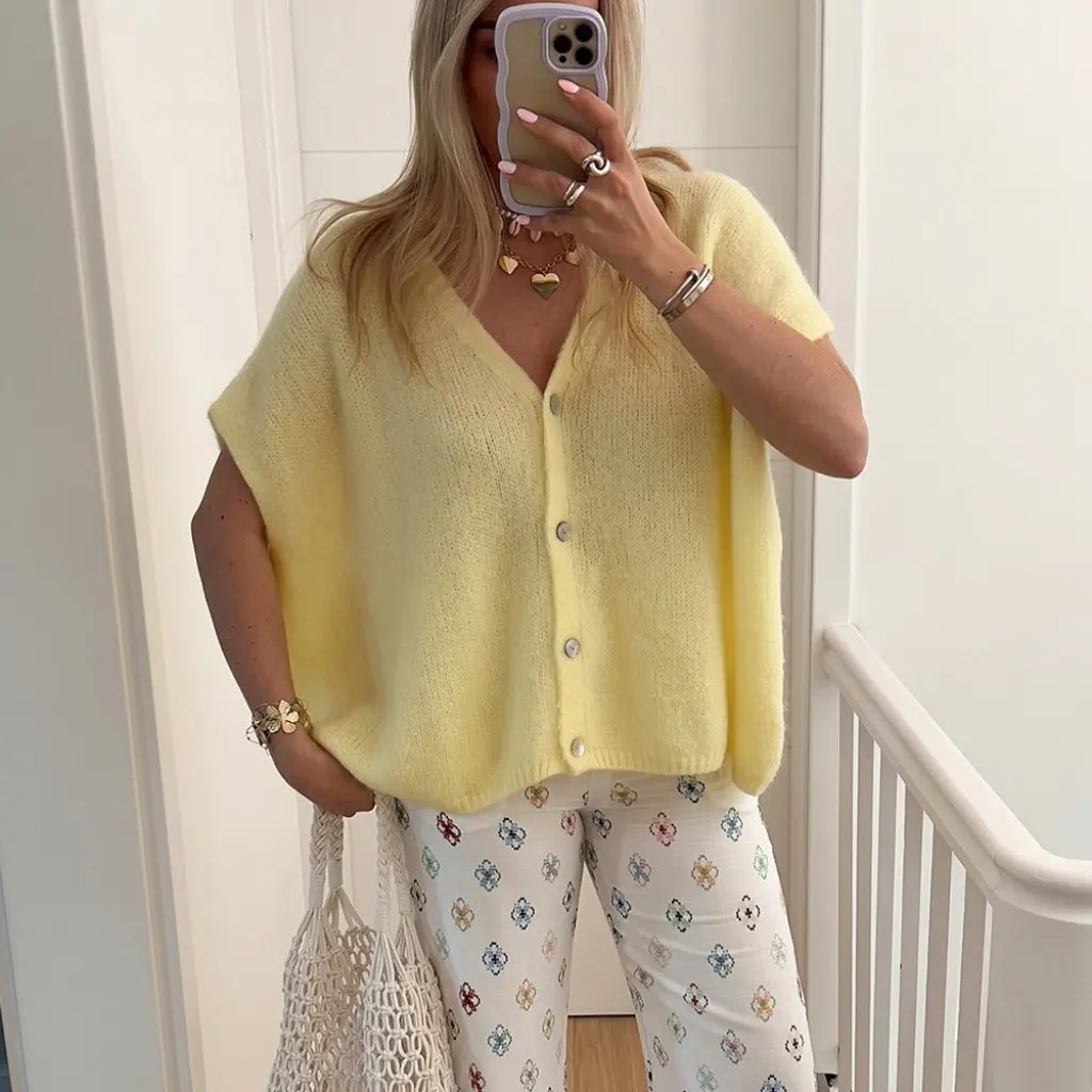

Women's Knitted Cardigan Jacket V-neck Sleeveless Top European American Style Summer Autumn Sweater