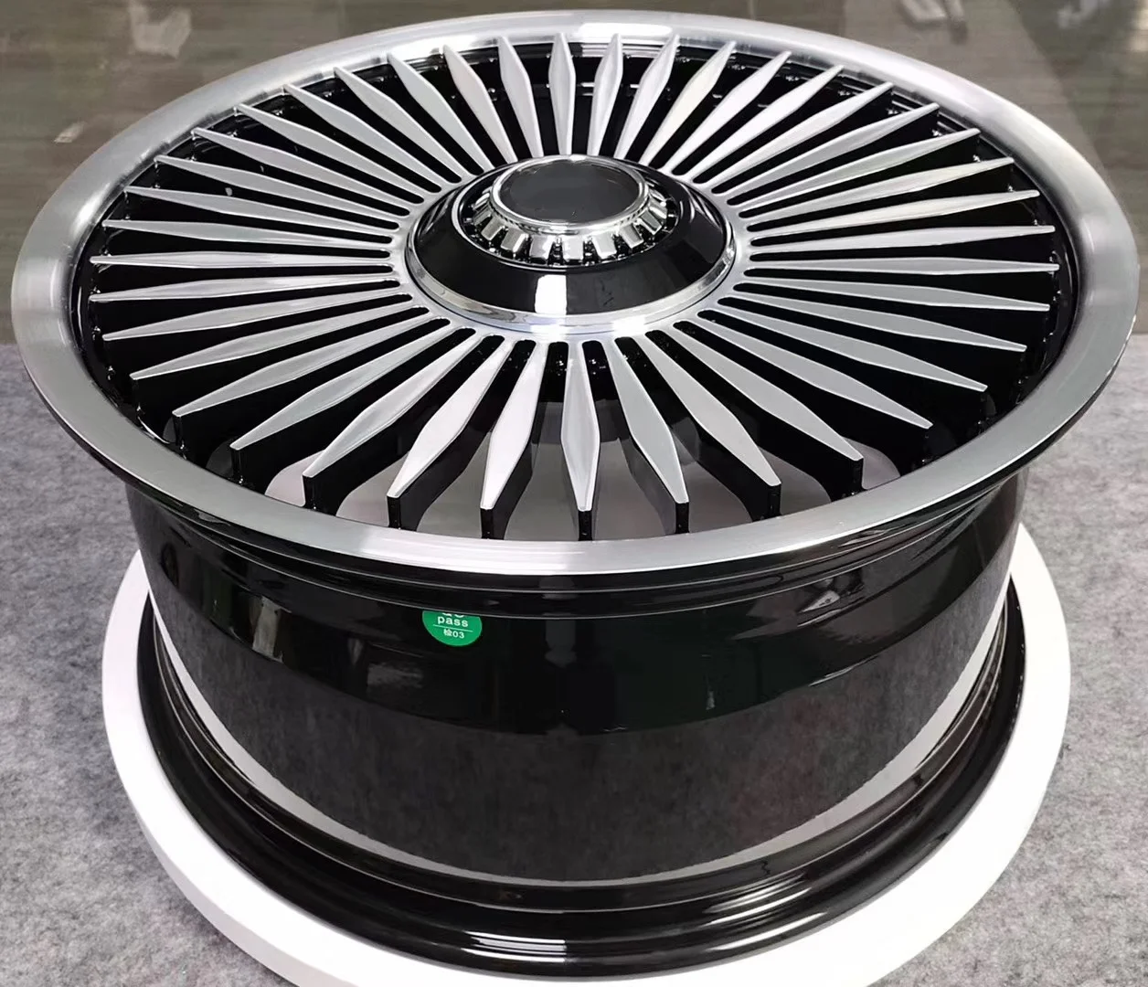 

YLC Good Price of New Product Universal Wheel Hub for Cars Suvs and Trucks With Easy Installation Features