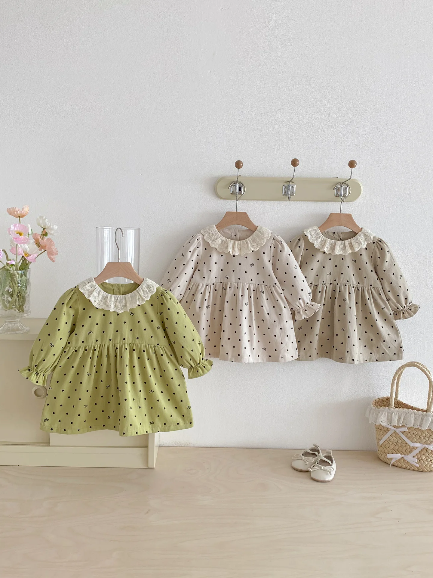 

2025 Autumn New 0-4Y Toddler Girl Dress Polka Dot Bubble Sleeve Ruffle Lace Collar Princess Dress