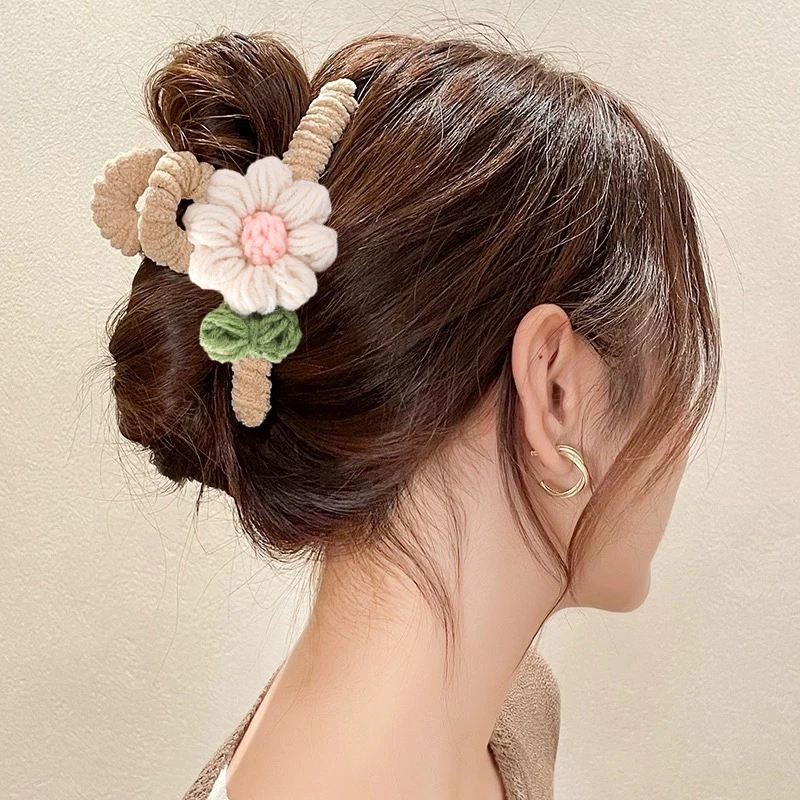 Knitted Double-leaf Flower Hair Claws Hair Clip Plush Autumn Winter Fashion Hairpin Ponytail Clamps New Hair Accessories Korean