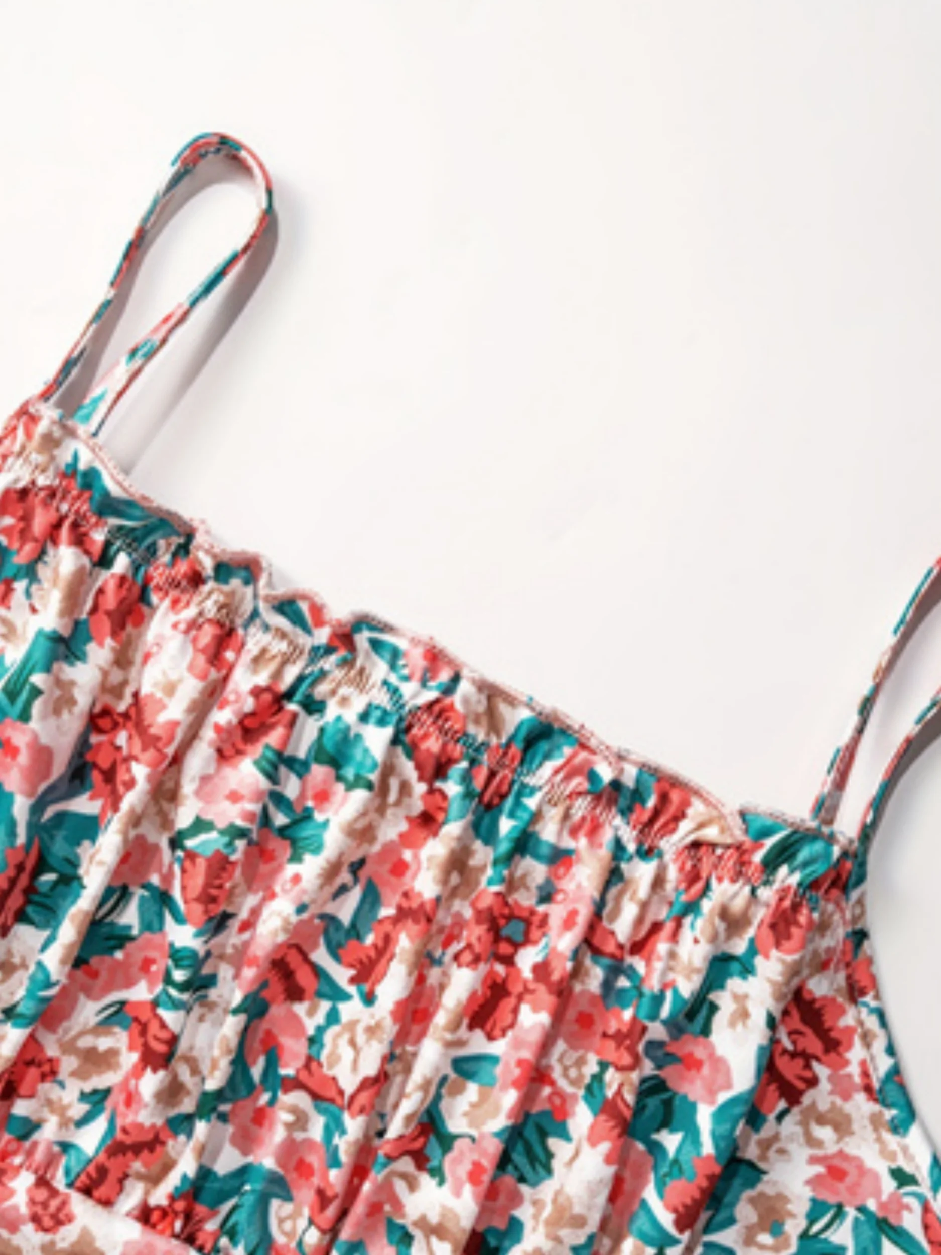 Wiosenne, letnie i jesienne damskie, chłodne i swobodne topy na ramiączkach z kwiatowym wzorem.