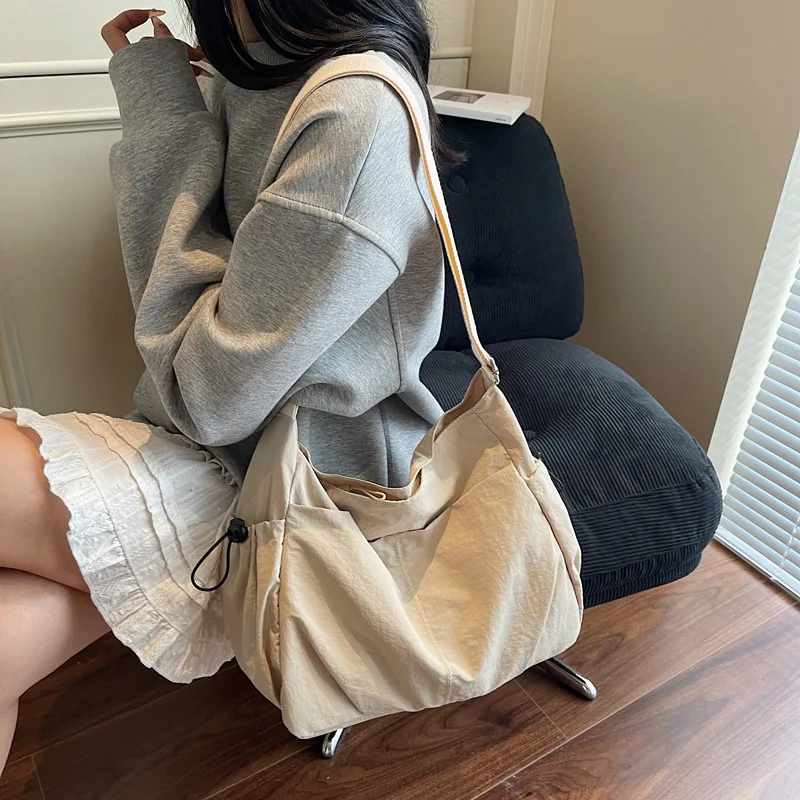 

Crossbody Bag Women's Large-capacity Fashion Shoulder Bag Niche Design Casual Nylon Dumpling Bag