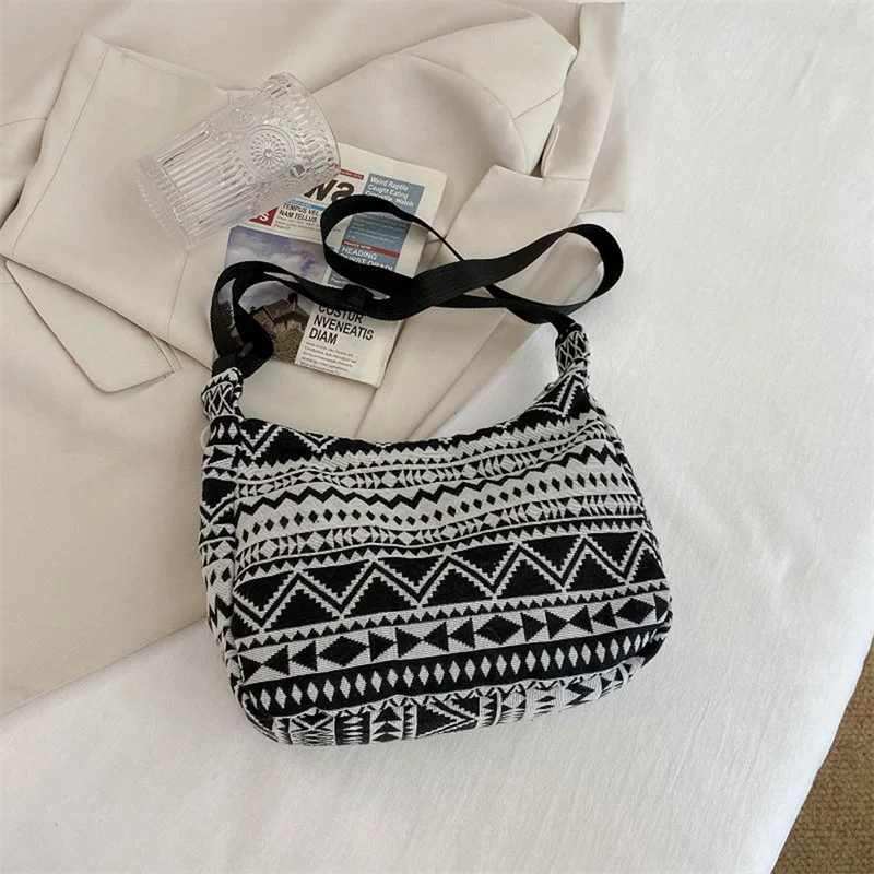 Female Shoulder Messenger Bag Trend Bag Simple Zipper Handbags Ethnic Style Canvas Shoulder Bag Small Tote 2023 Woven Beach Bag