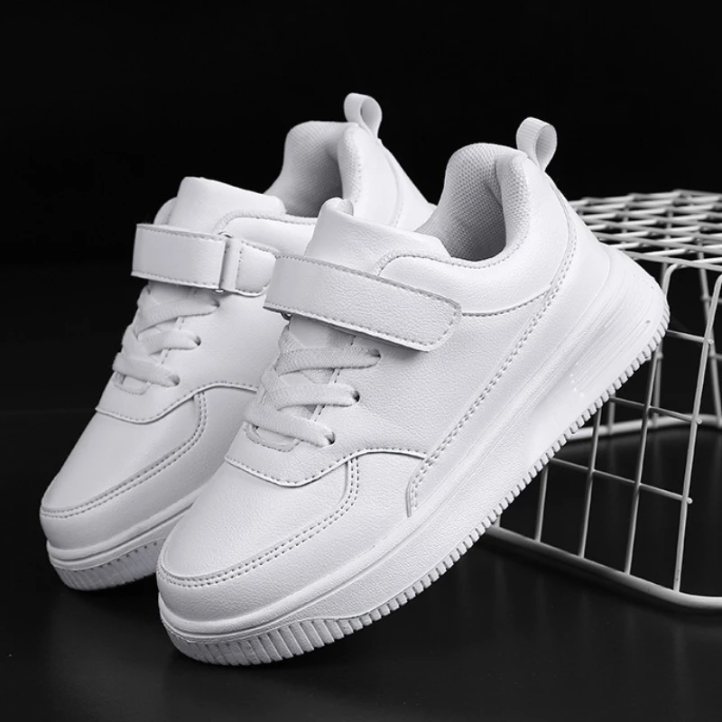 

Children's Sports Shoes 2026 Spring New Simple Girls Soft Soled Board Shoes Casual Girls' Anti Slip Student Campus Walking Shoes