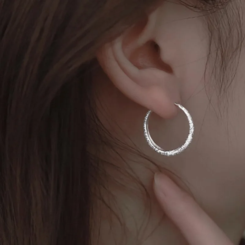 Temperament Vintage Shinning Hoop Earrings for Women Korea Trendy Earring Jewelry Prevent Allergy Party Accessories Gift image 2