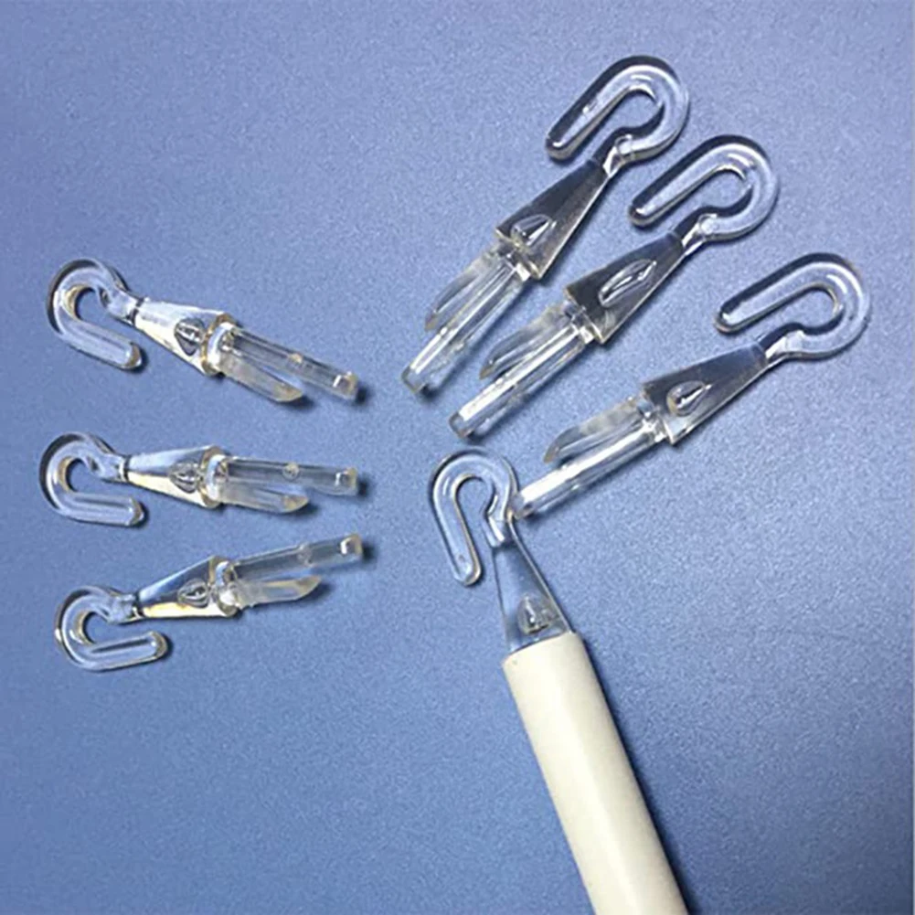 PP 베네치안 블라인드 당김봉, 최대 117CM까지 조절 가능, 회전봉 및 10개의 후크 포함, 다양한 환경에서 사용 가능