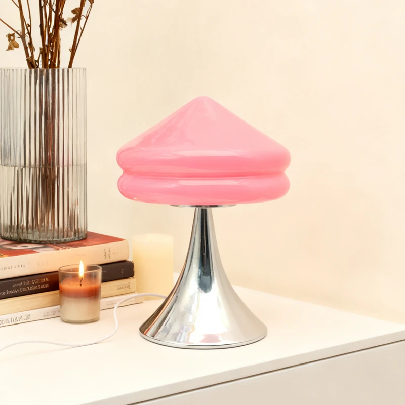 Pointed Hamburg Table Lamp Metal Horn Base Nordic Style Bedroom Bedside Table Lamp Modern Home Decorative Lamp