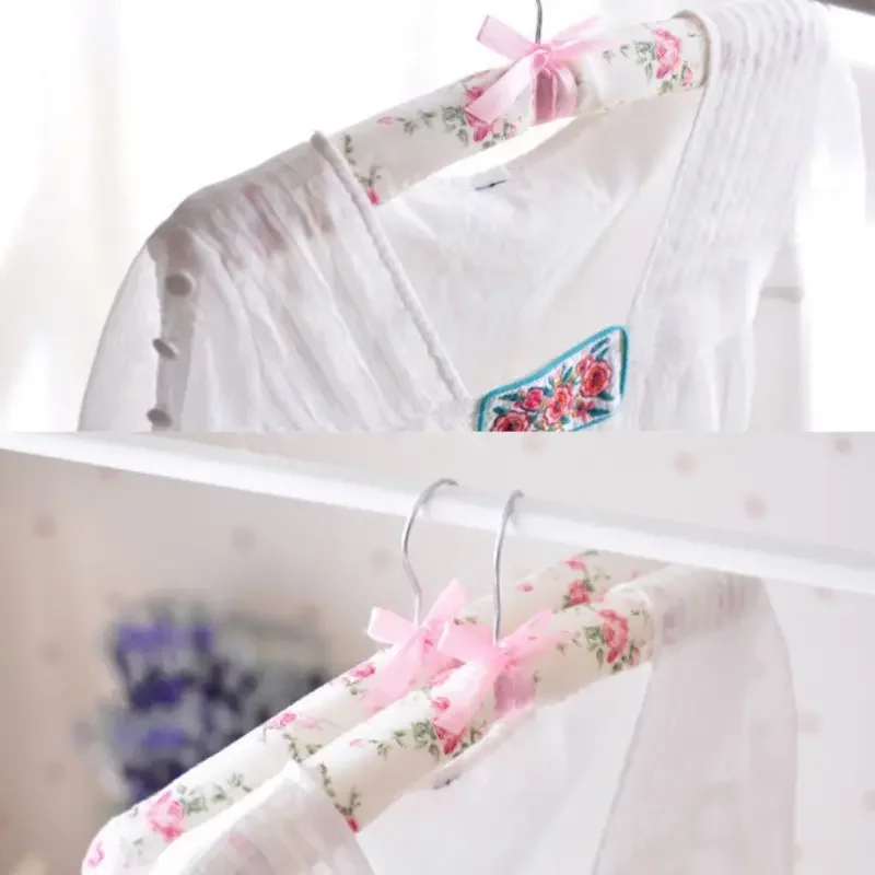 1PCS Clothes Hangers Non-Slip Space Saving Dress Hanger Hook Drying Rack Clothes Hangers Random Color