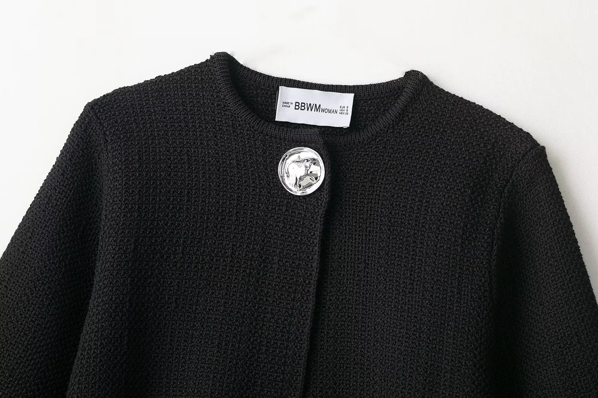 Cardigan lavorato a maglia da donna 2025 Cardigan lavorato a maglia con struttura a bottoni alla moda da donna di nuovo arrivo