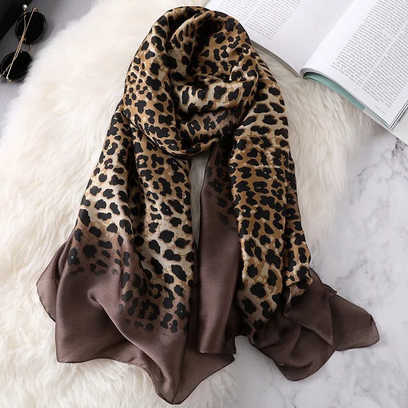 Luxuriöser 90*180cm Schal für Damen Großer Umhang Strandtuch Elegantes Halstuch Imitation Seidenschals Weicher Satin Damen-Hijab
