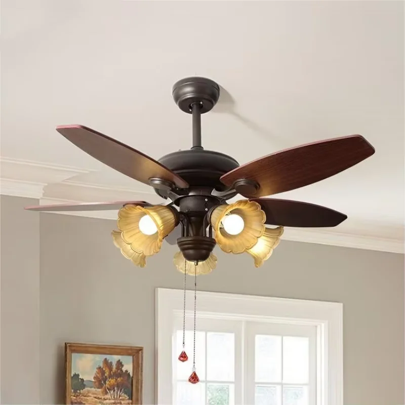 غرفة نوم غرفة المعيشة عكسها موتور التحكم عن بعد نمط مروحة السقف مع صمام ثنائي باعث للضوء ضوء صامت 6 سرعات