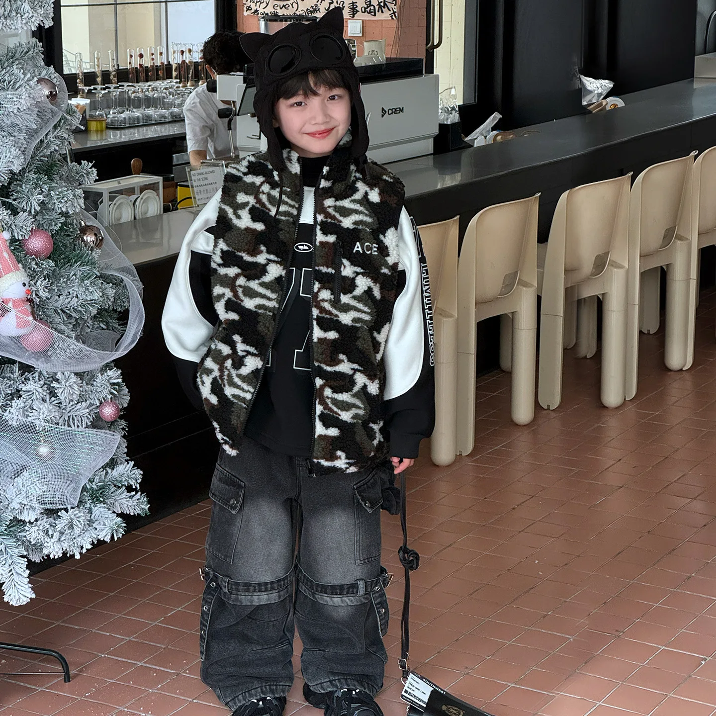 

Children Clothes Girls Warm Waistcoat New Winter Boys Stylish Plush Camouflage Double-sided Lettered Embroidery Thickened Vests