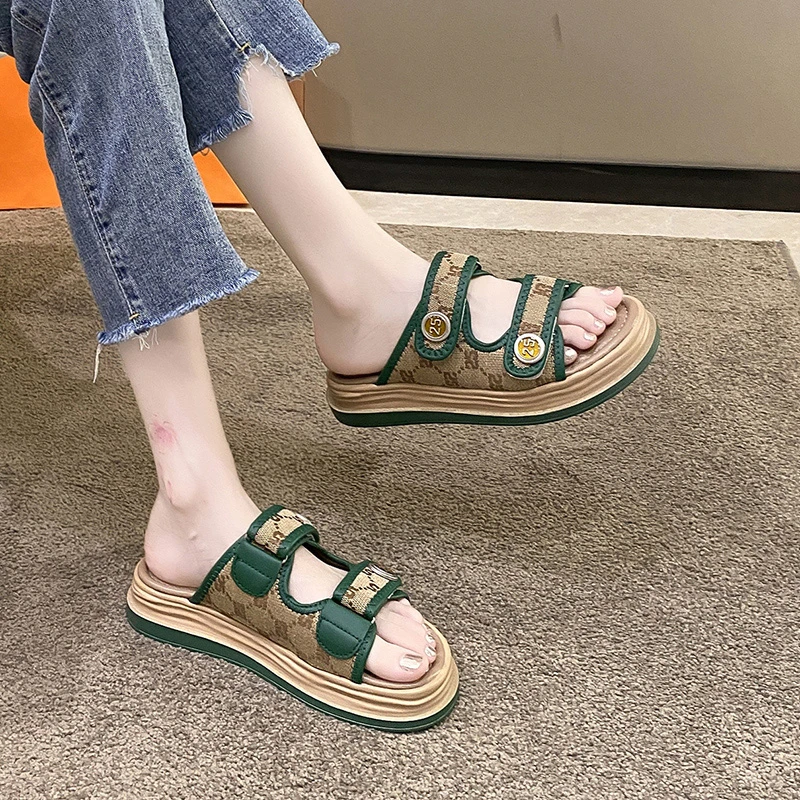 2024 Women\'s Summer New Style Luxury Brand Designer Sandals Thick Sole Non-Slip Home Casual Women\'s Flip Flop Zapatos De Mujer