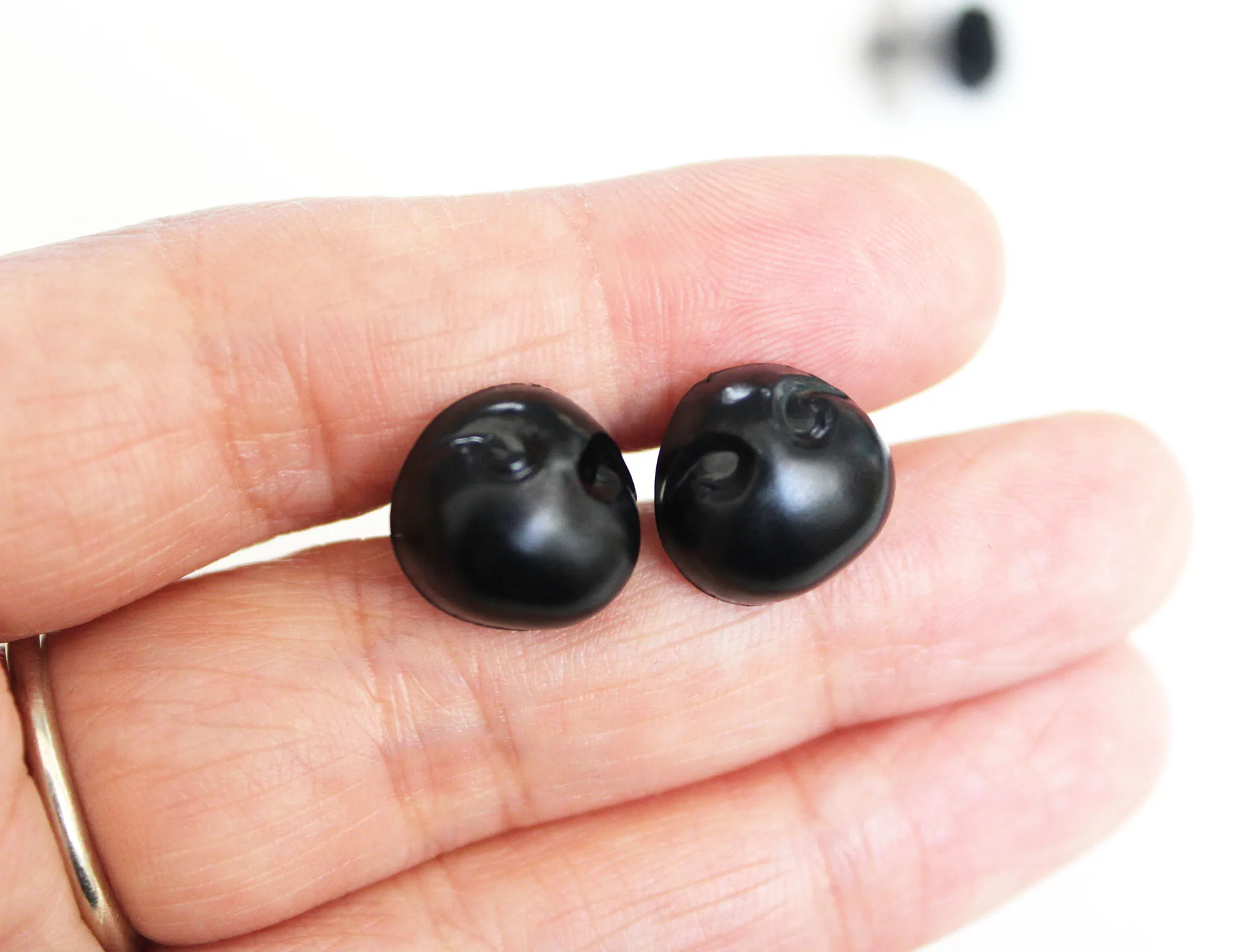 

100pcs/lot NEW animal nose black 13.5mm smooth stem for diy plush doll findings