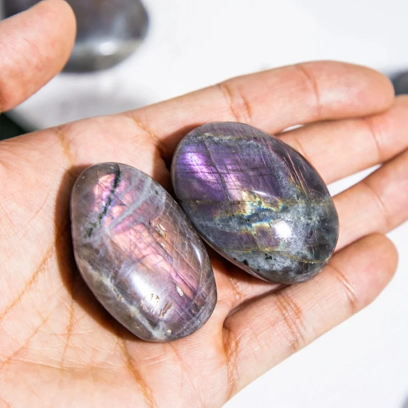 Natural Labradorite Palm Stone with Purple Flash, Suit for DIY, Crystal Gift, Home Decor, Crystal Collections, Healing Crystal
