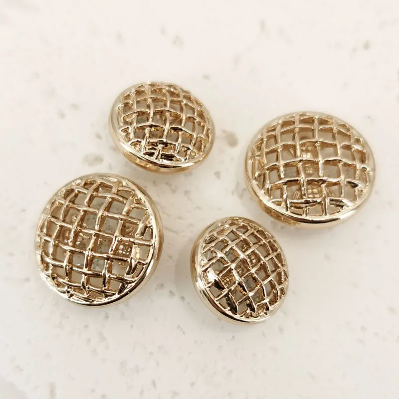 5 Stück 18/22 mm luxuriöse goldene, ausgehöhlte Metallknöpfe für Kleidung, Oberbekleidung, Pullover, DIY-Nähknöpfe, Nähzubehör, neu – Detail 4