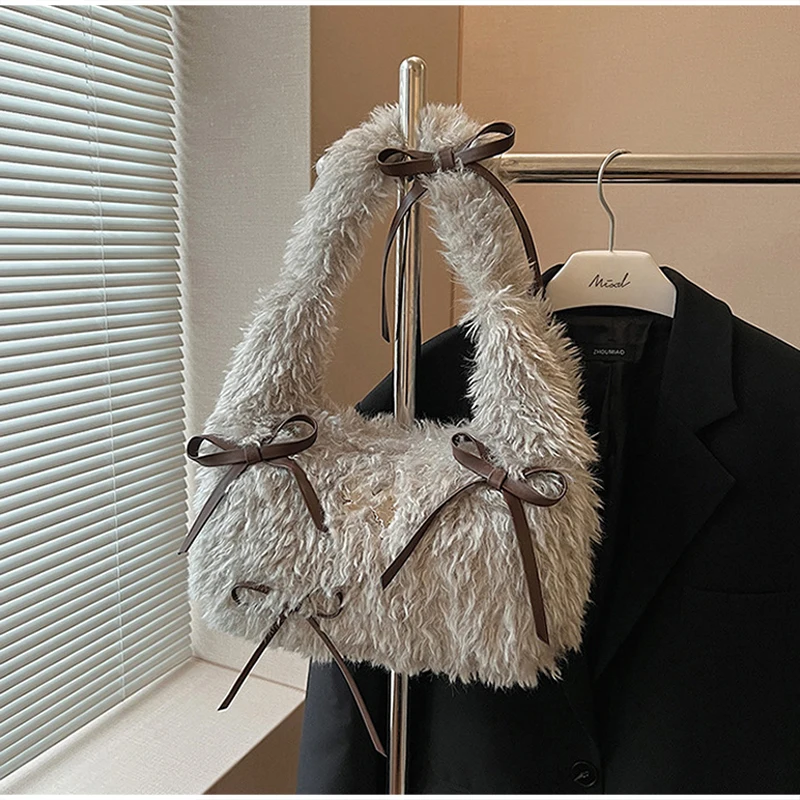 Flauschige Hobo-Schultertasche aus Kunstfell mit Schleife, minimalistische, lässige Handtasche mit Tragegriff für Damen, weiche Plüsch-Pendler-Tragetasche, Herbst/Winter – Detail 10