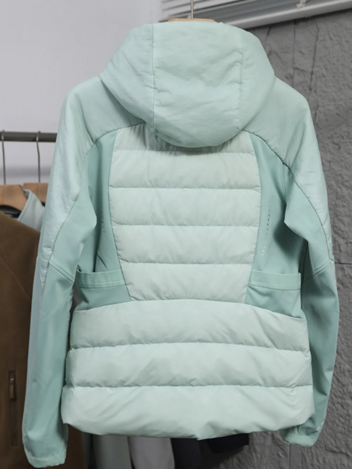 軽量キルティングダウンジャケット レディース アウトドア フード付き パッチワーク 暖かい 秋冬 細見えウエストデザイン