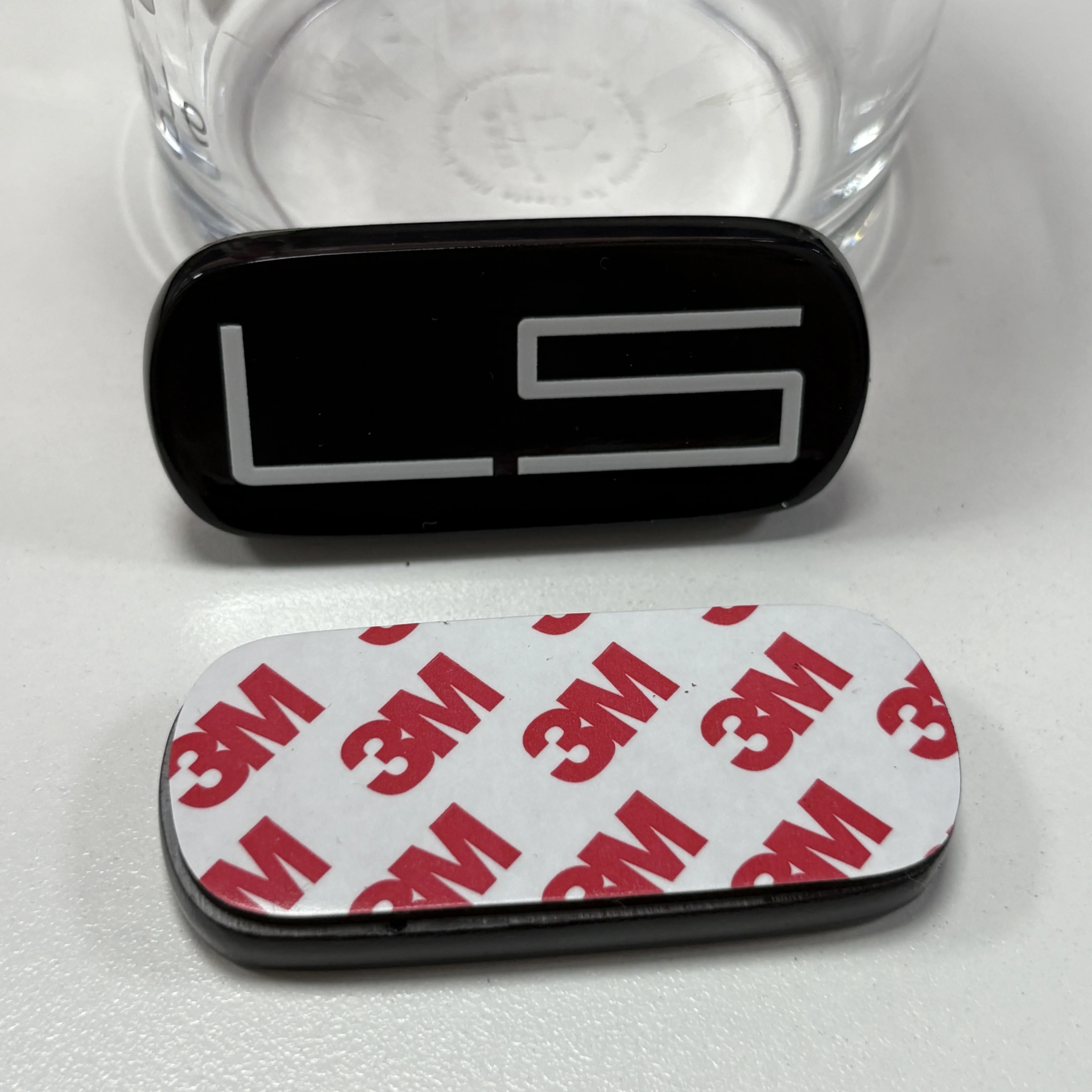 

Side Body LS Emblems Black Chrome 99-07 3D Badges Trim 99-07 Replacement Badges 15036135 （1PCS/2PCS）