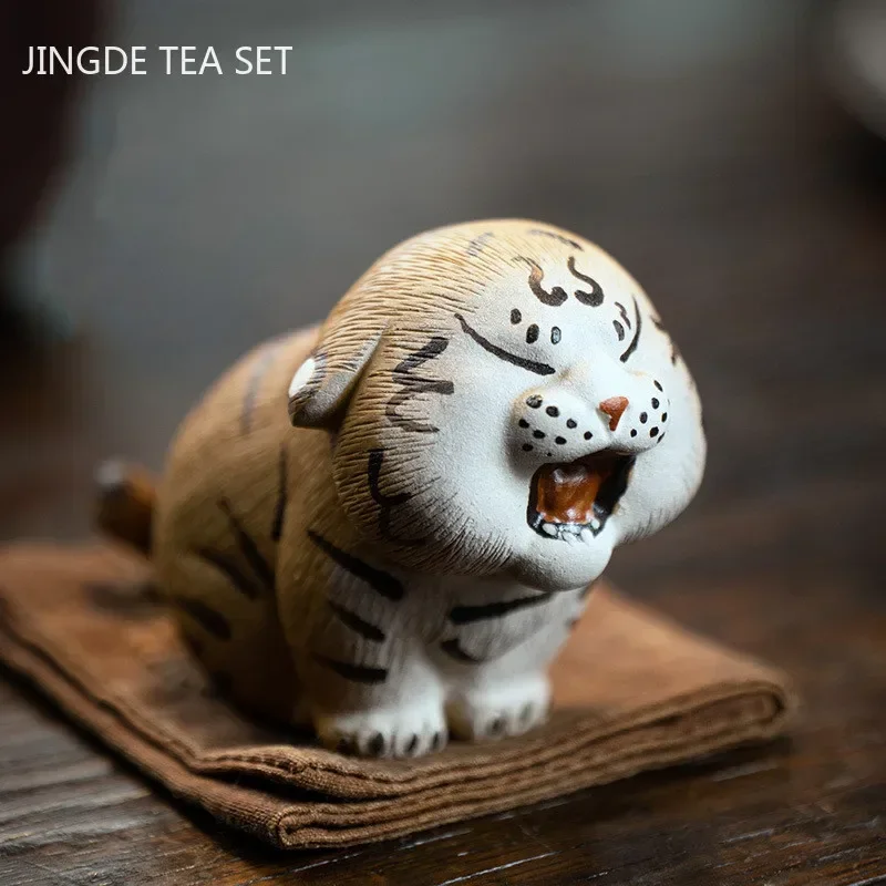 Boutique Tea Pet Ornaments Hand Painted Tiger Model Tea Table Decoration Chinese Yixing Purple Clay Tea Set Accessories