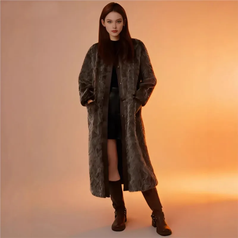 A new fashionable and warm coat for women featuring long thickened one-piece fur patchwork
